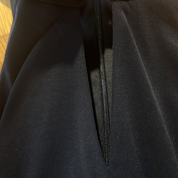 Vince Camuto navy blue and floral gown. - Picture 5 of 6